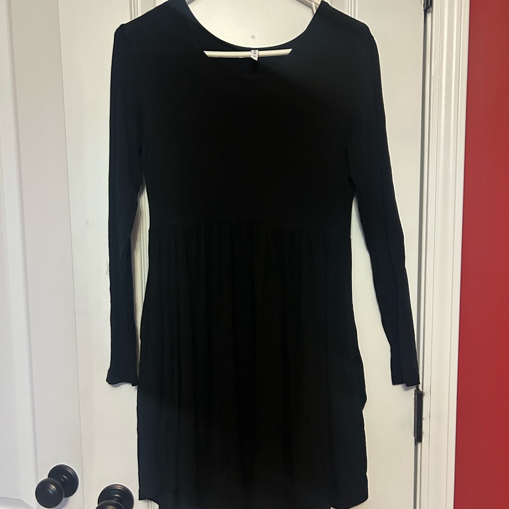 Lightweight Black Long Sleeve Dress Medium